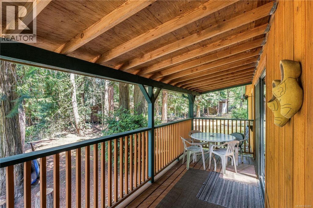 1132 Pat Burns Ave, Gabriola Island