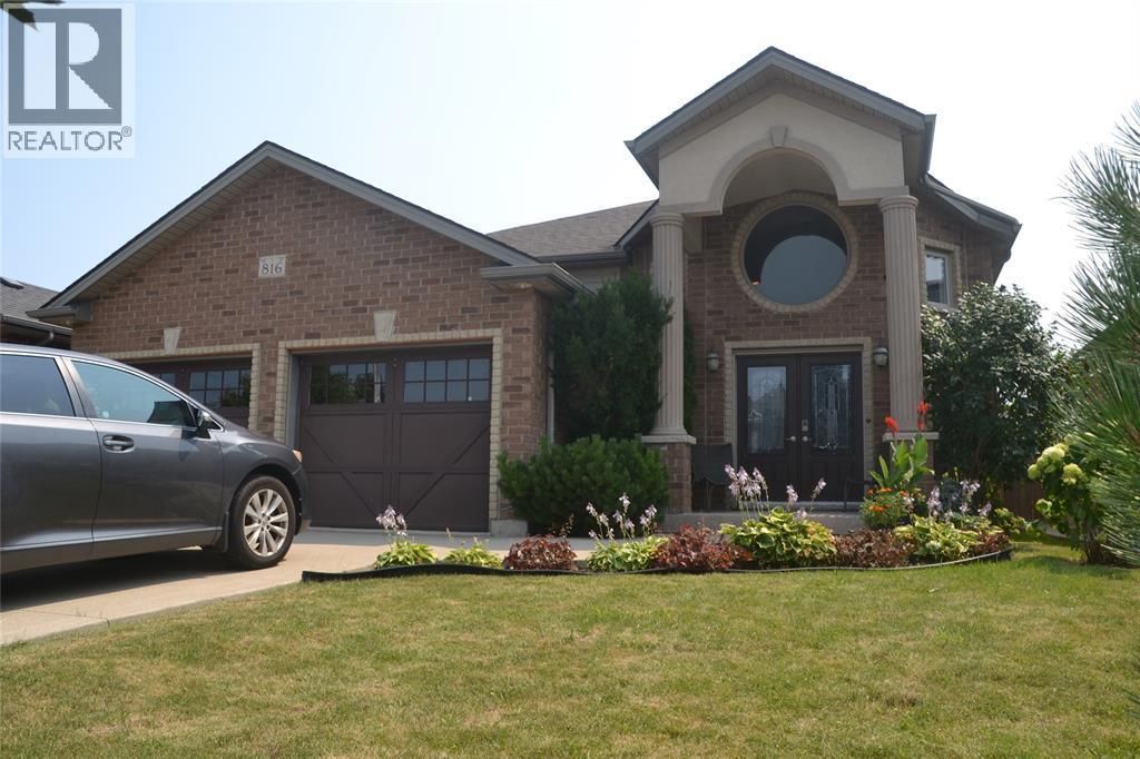 816 Manhattan Drive, Sarnia