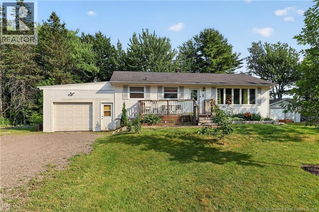 2 Pleasantview Street, Lutes Mountain