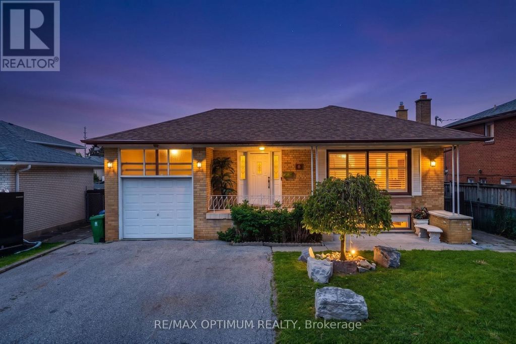 6 Evernby Boulevard, Toronto (kingsview Village-The Westway)