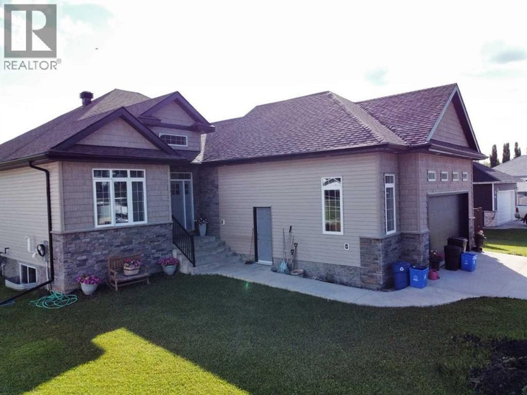 805 7 Avenue, Fox Creek