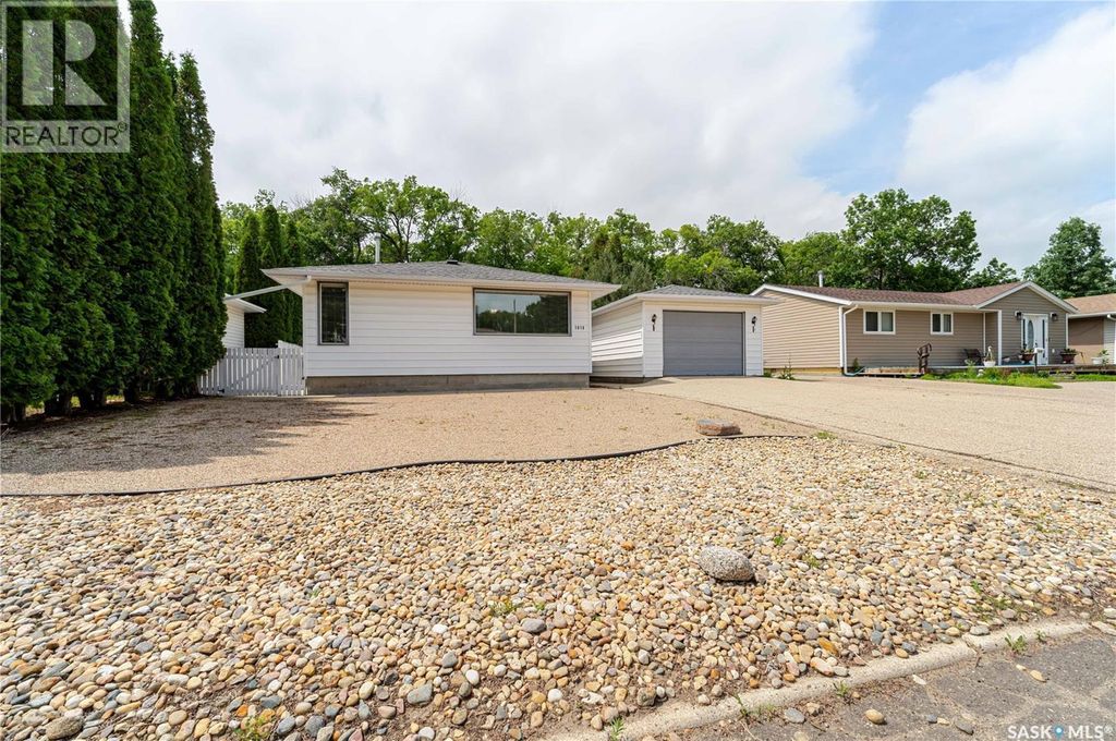1014 Hopkins Crescent, Moose Jaw