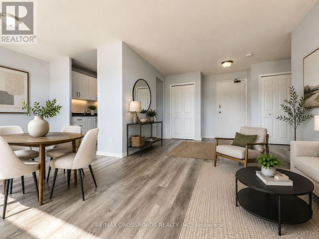 102 - 363 Lakeshore Road E, Mississauga (lakeview)