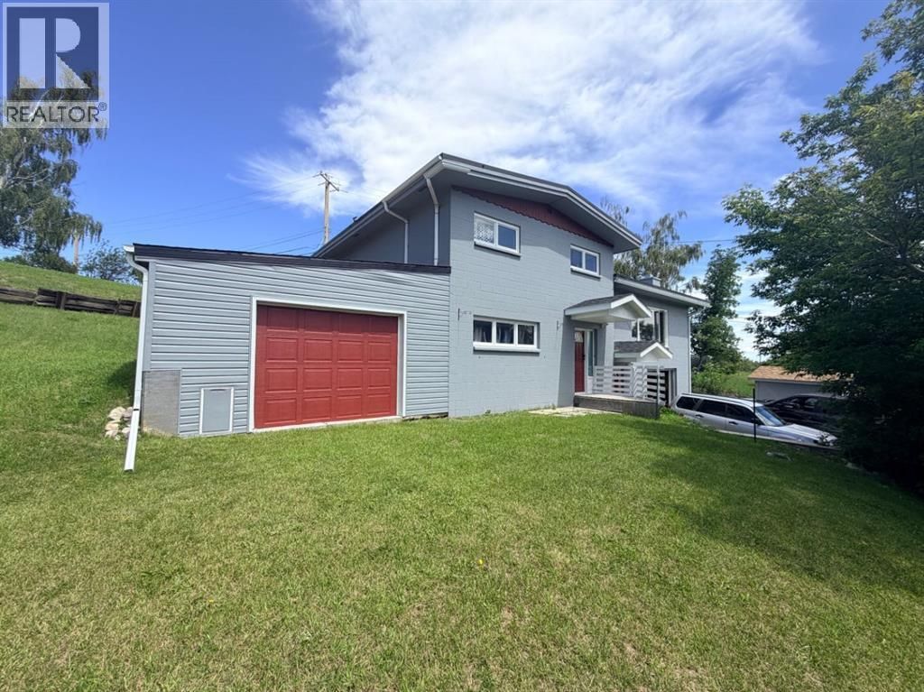 771 Dundas Street, Pincher Creek