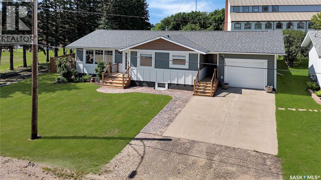 303 3rd Avenue E, Debden