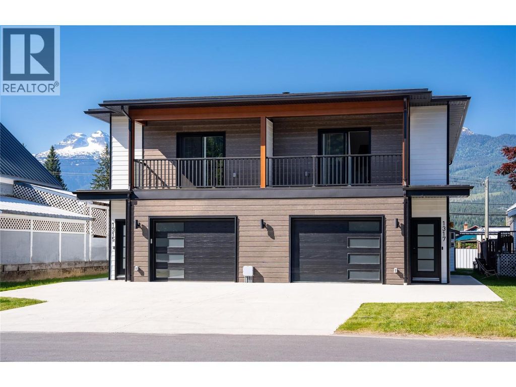 1315/1317 Third Street W, Revelstoke