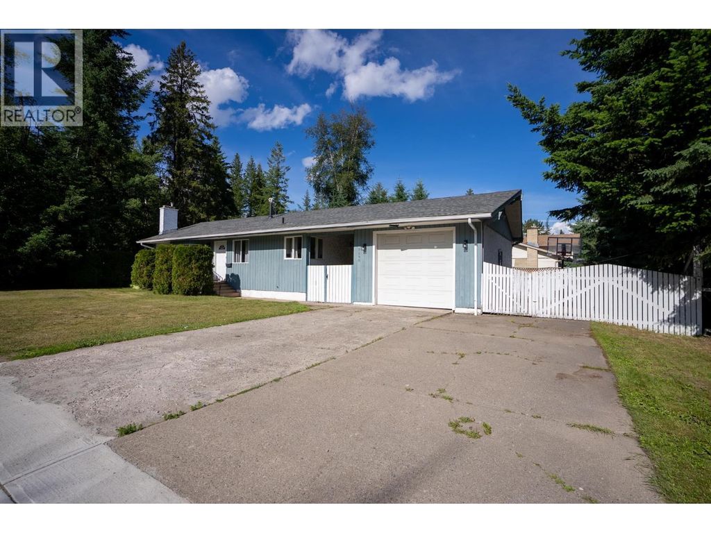 5590 Simon Fraser Avenue, Prince George