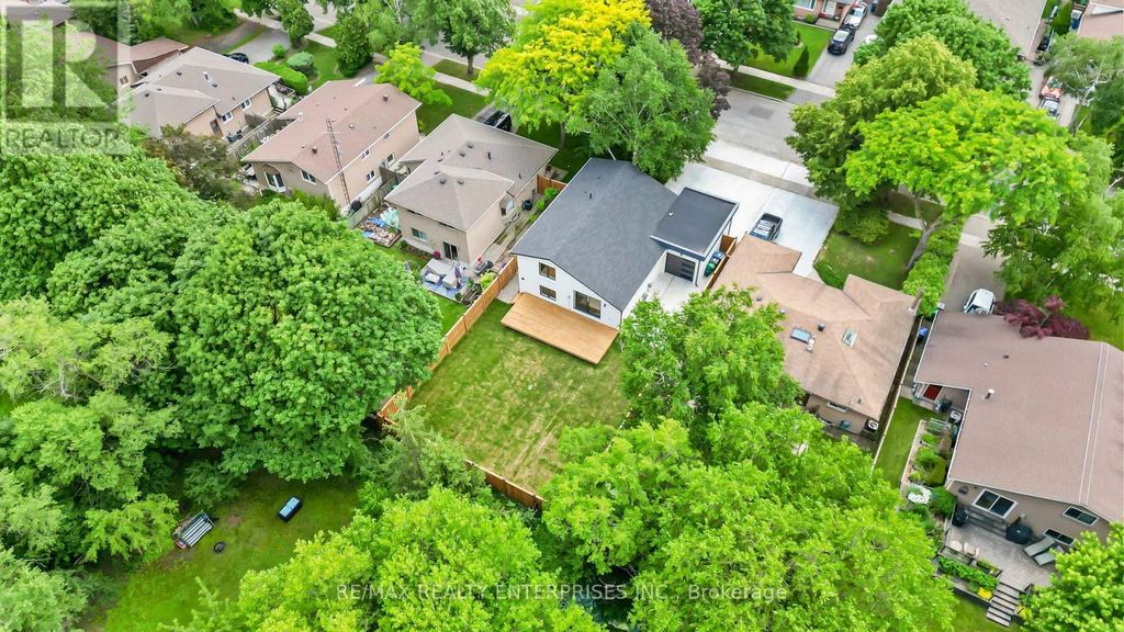 1495 Thetford Court, Mississauga (clarkson)