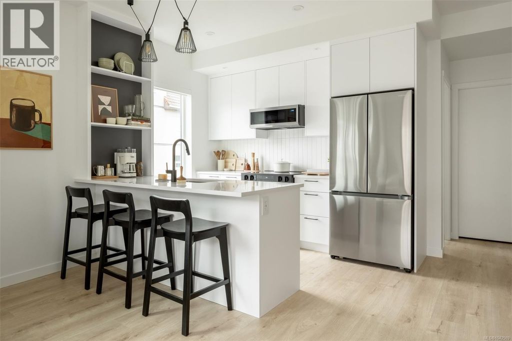 211 1075 Tillicum Rd, Esquimalt