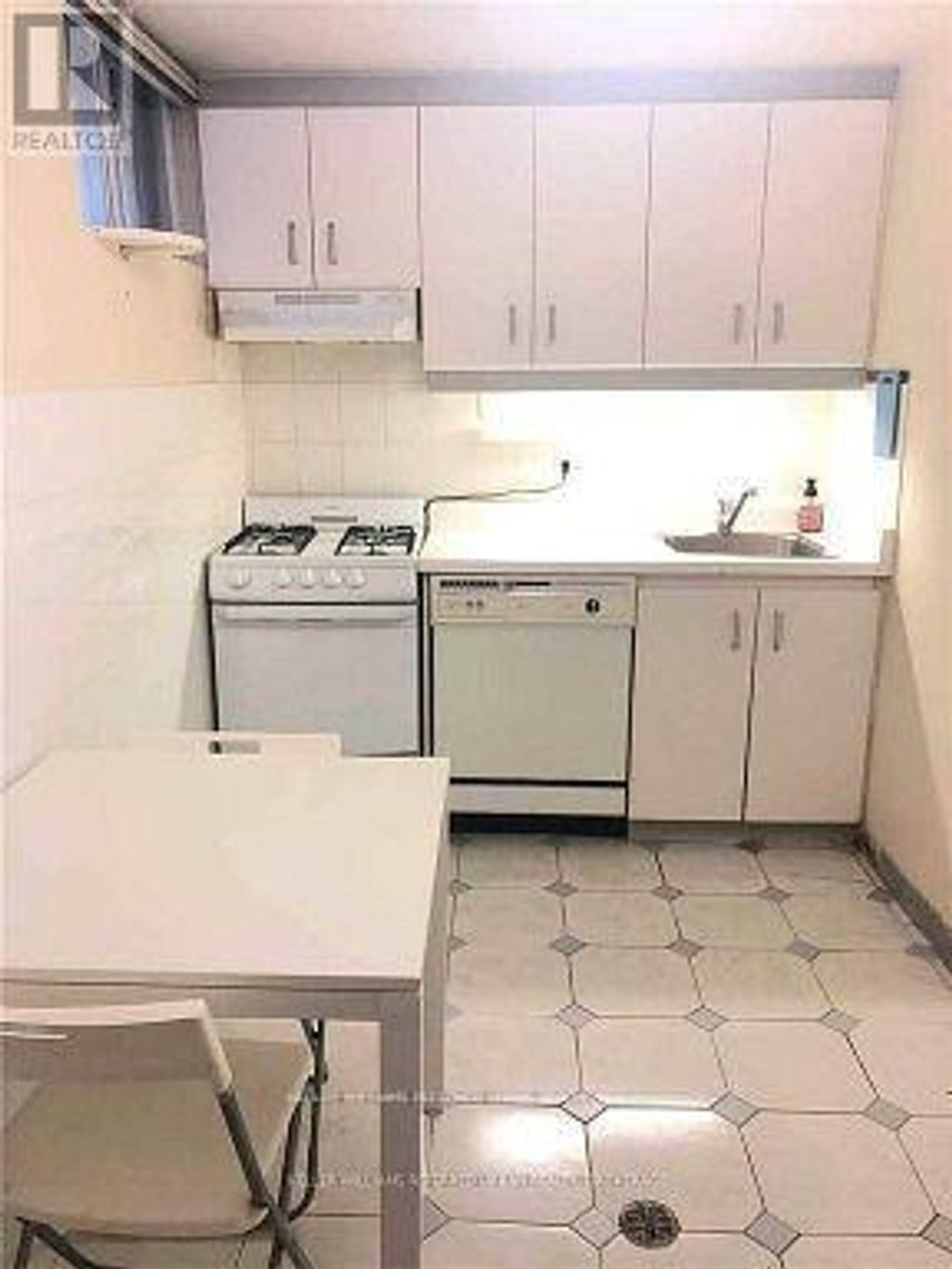 Bsmt - 44 Bellevue Avenue, Toronto (kensington-Chinatown)