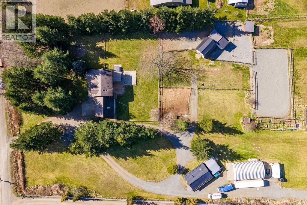 6104 Ledingham Rd, Courtenay