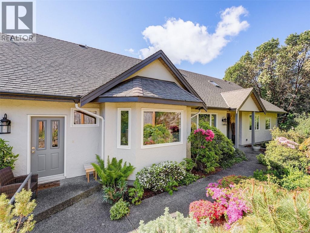 1345 Readings Dr, North Saanich