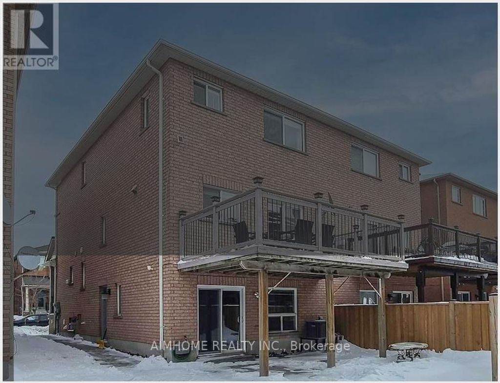 Walk Out Bsmt - 10 Portsmouth Road, Vaughan (vellore Village)