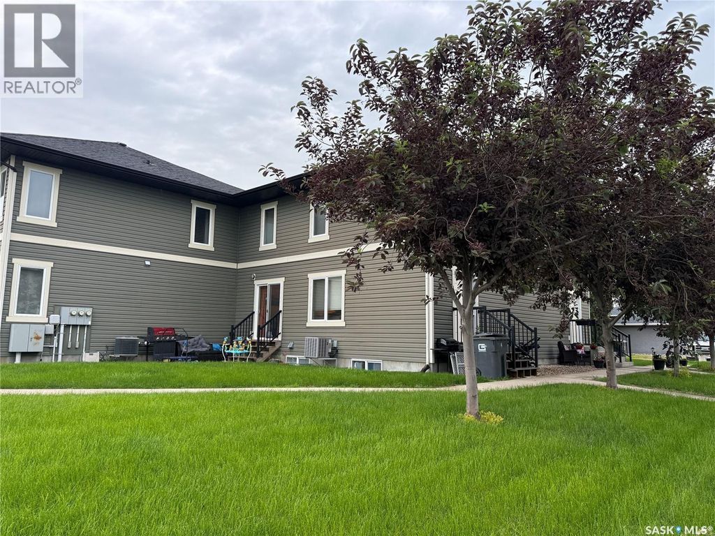 4 1795 Clark Avenue, Weyburn
