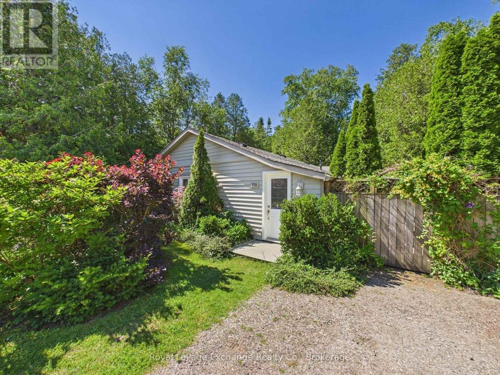 259 St. Arnaud Street, Huron-Kinloss