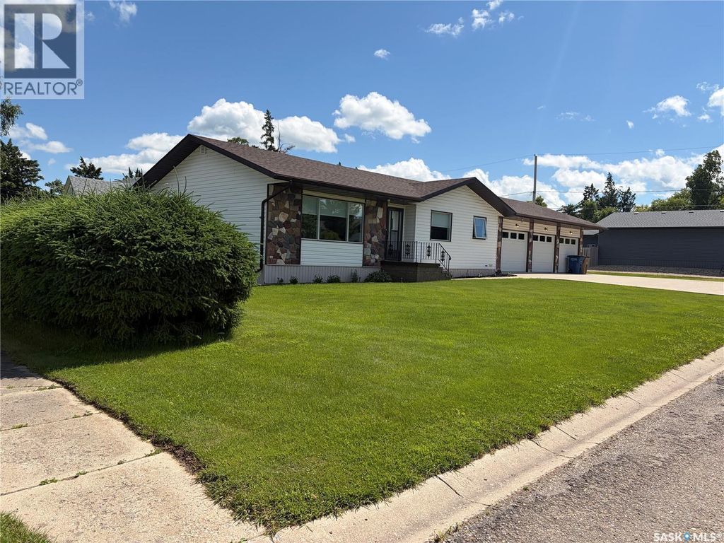 201 1st Street, Kelvington