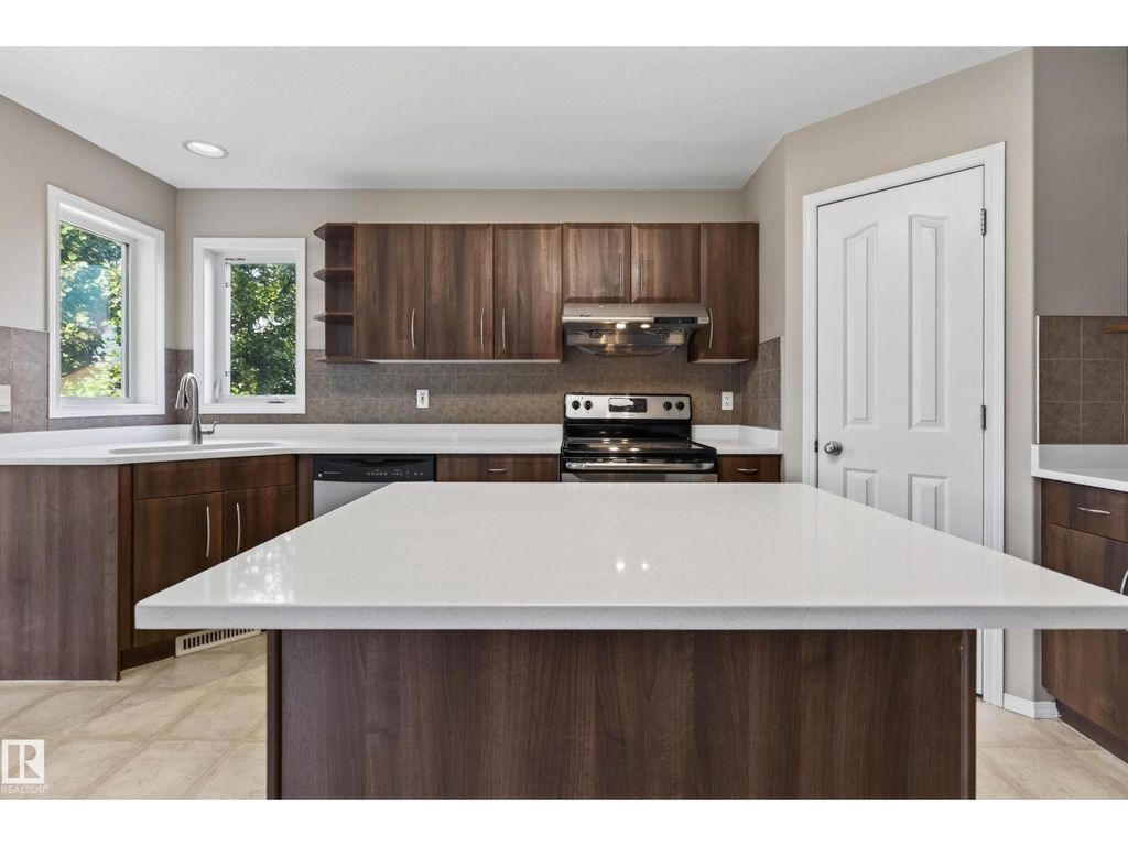 4720 204 St Nw, Edmonton