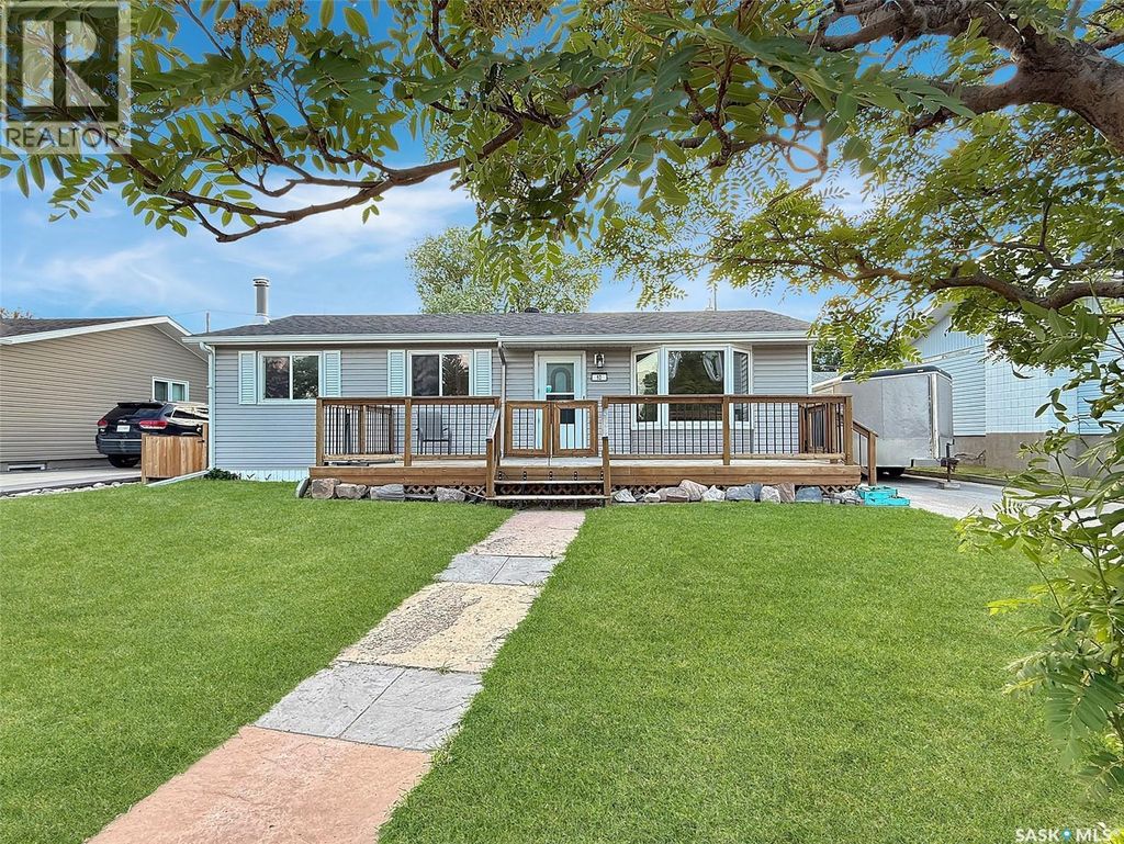 10 Macdonald Crescent, Swift Current