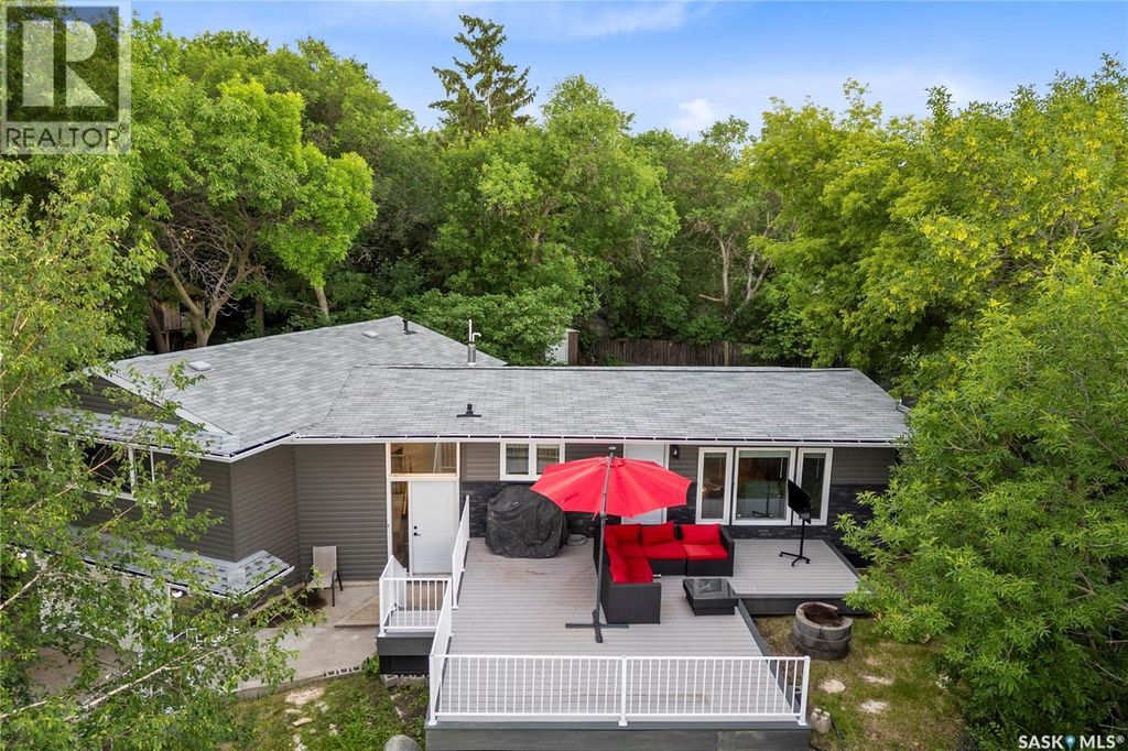 342 4th Street E, Regina Beach