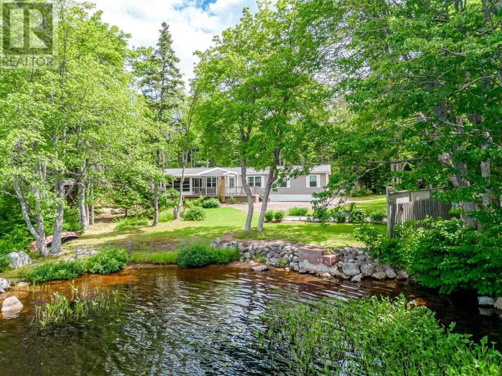 633 Adams Road, New Albany