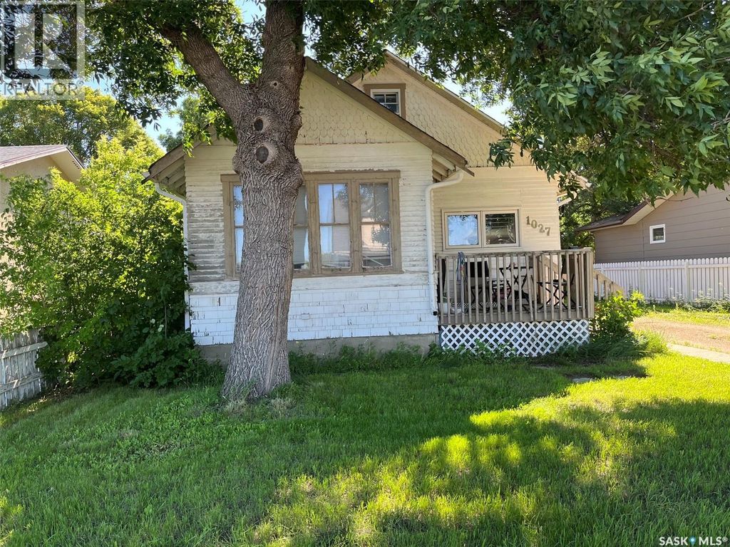 1027 7th Avenue Ne, Moose Jaw