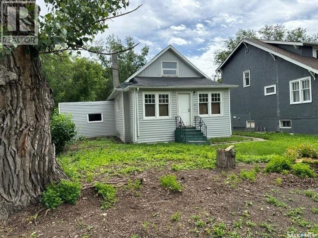 1447 Elphinstone Street, Regina