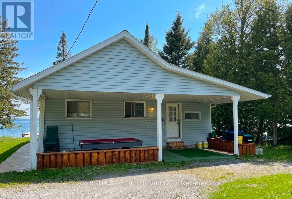 5470 Penetanguishene Road, Springwater