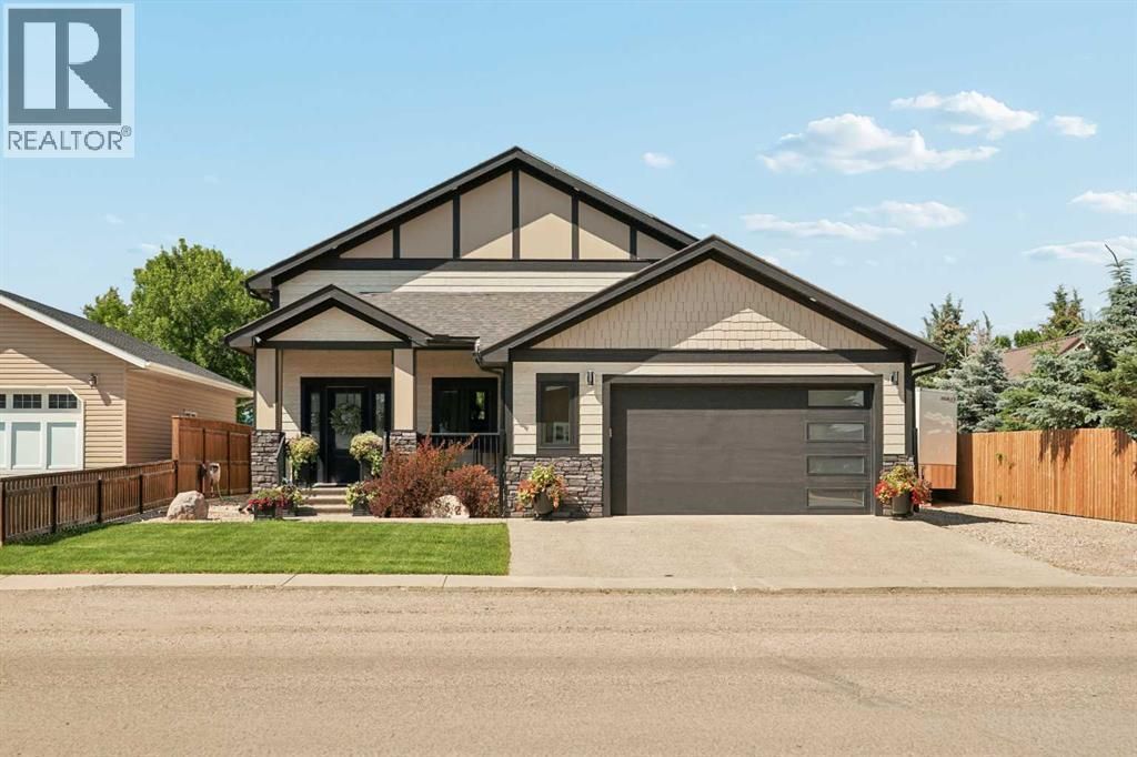 552 Rogers Avenue, Picture Butte