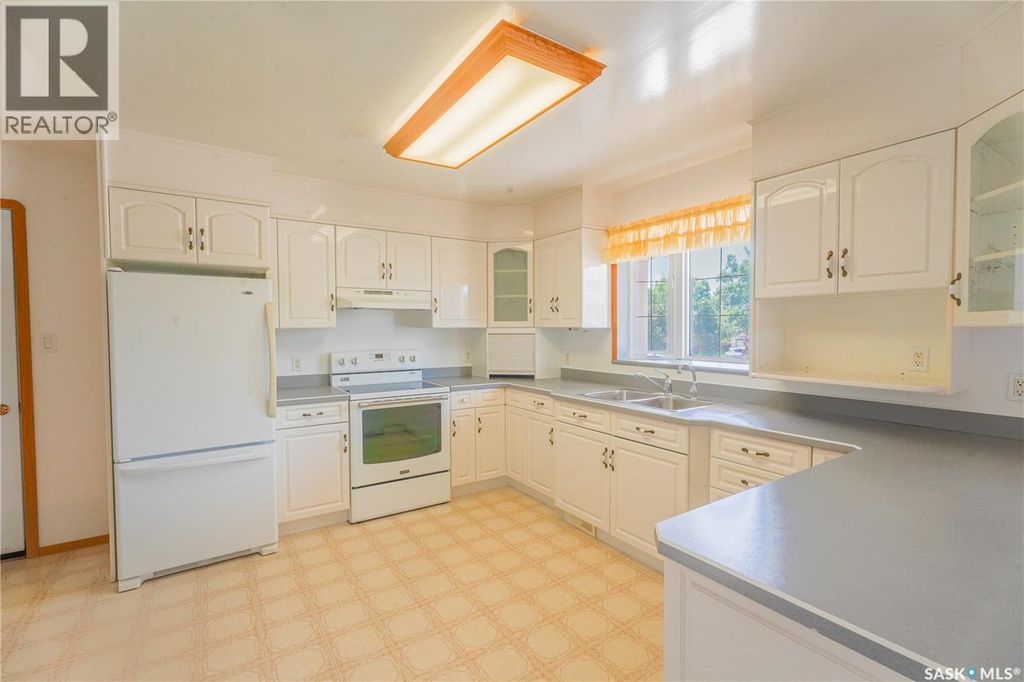 126 5th Avenue W, Gravelbourg