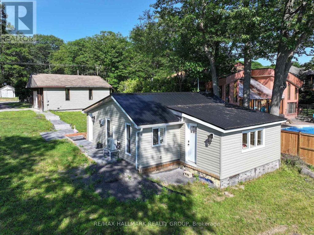 1114 Bayview Drive, Ottawa
