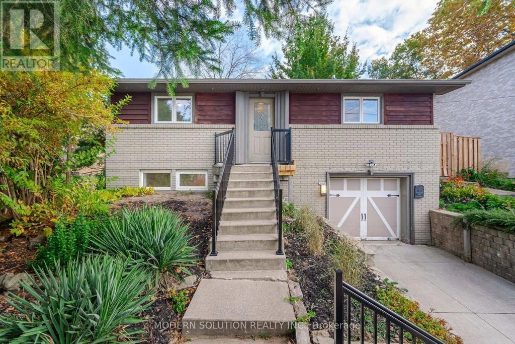 2557 Mindemoya Road, Mississauga (erindale)