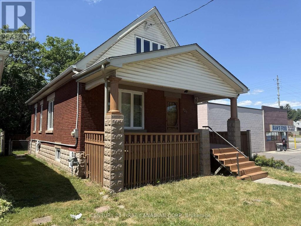 827 Quebec Street, London East (east G)