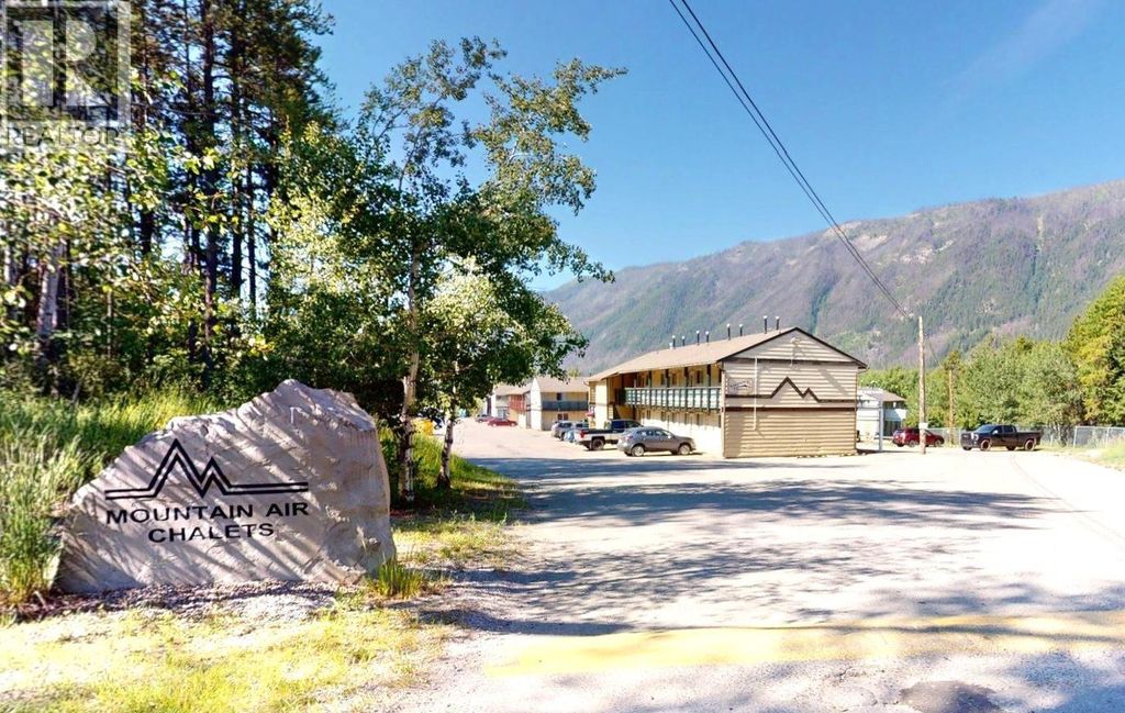 100 Red Cedar Drive Unit# D37, Sparwood
