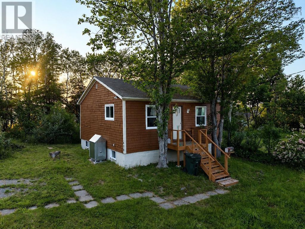 638 Alexandra Street, Nova Scotia
