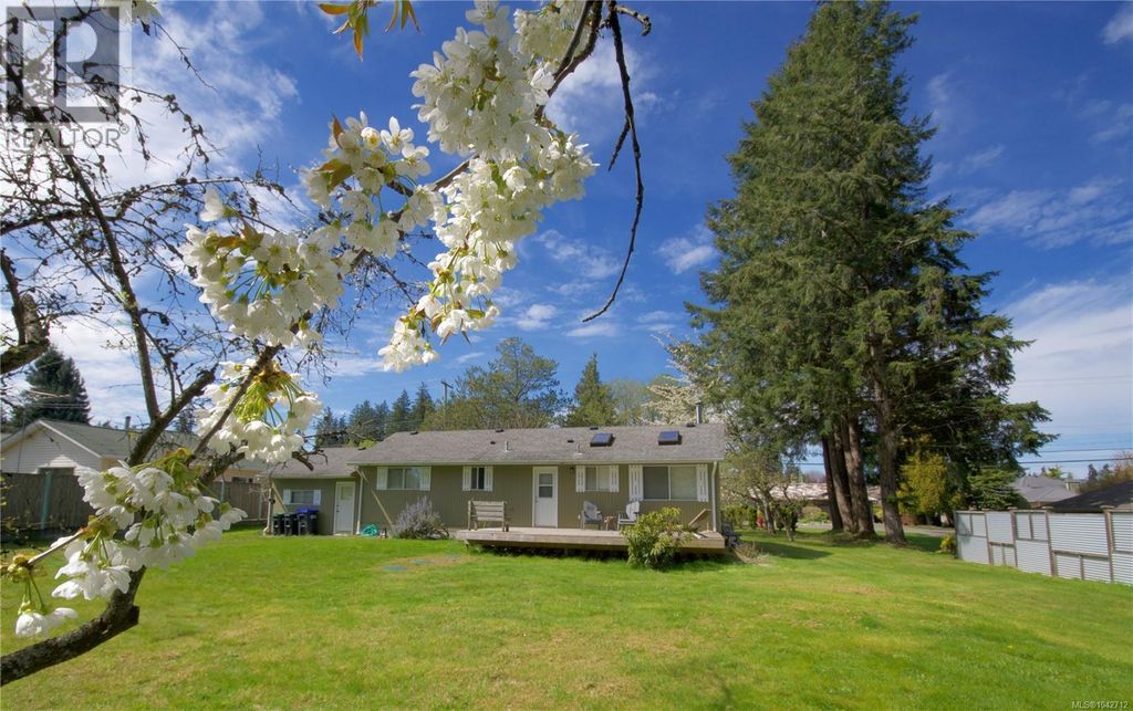 603 Johnstone Rd, Parksville