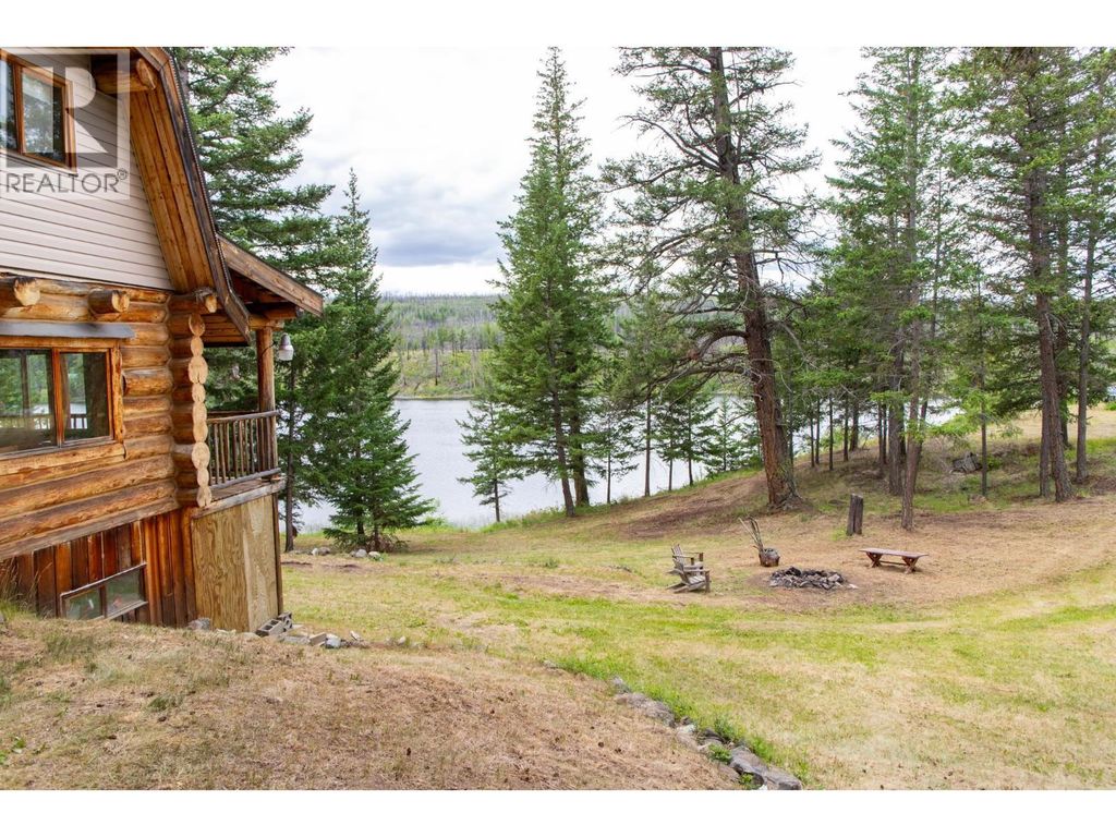 6425 Boule Young Lake Road, 70 Mile House