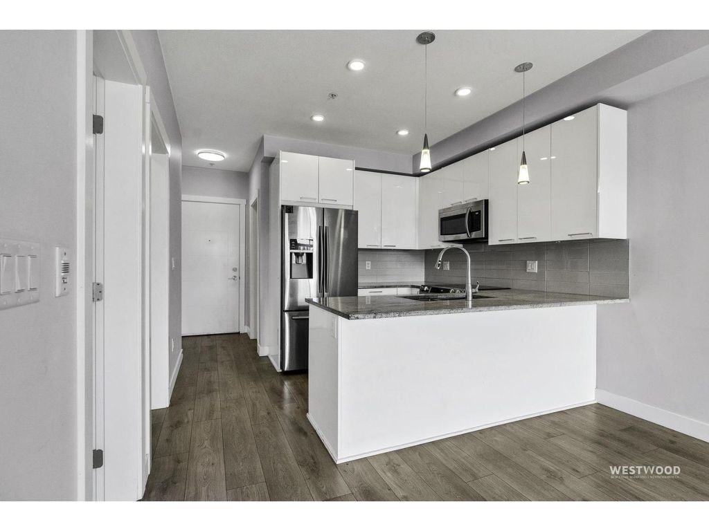210 20696 Eastleigh Crescent, Langley