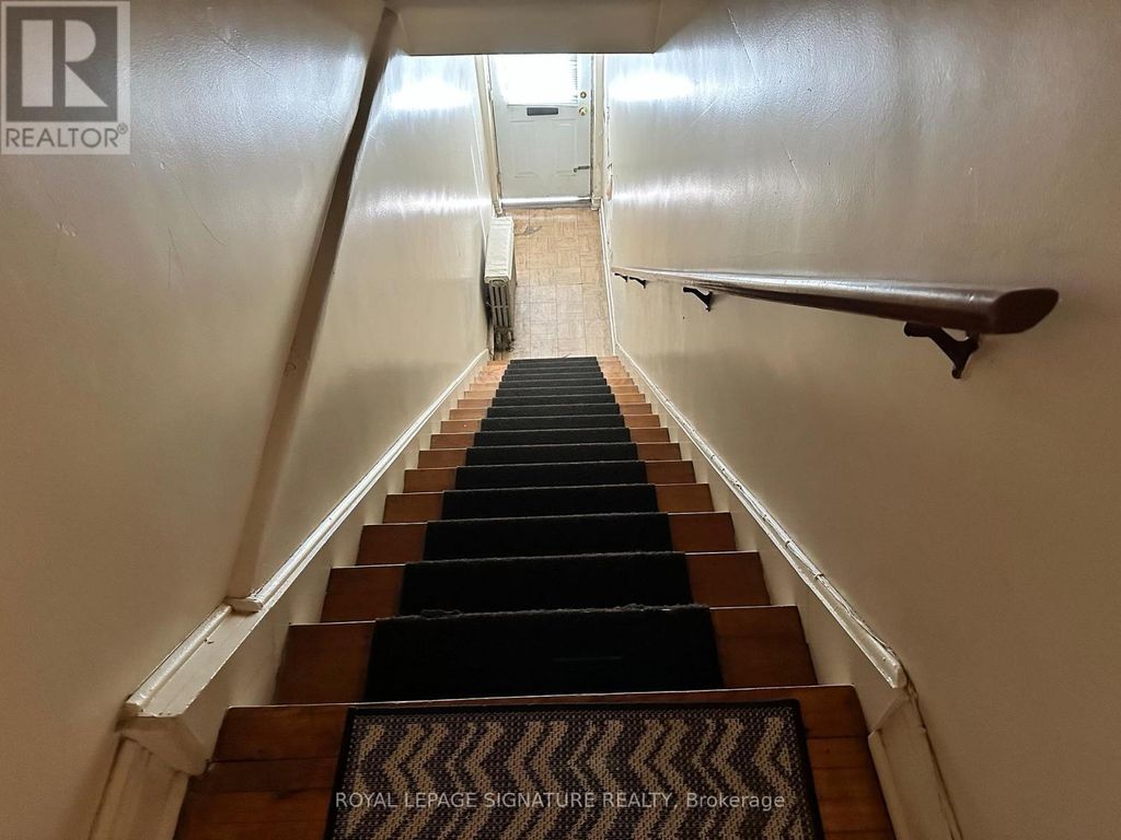 1062 Main Street W, Hamilton (westdale)