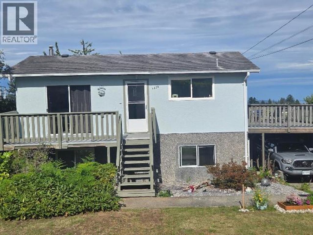 4679 Fernwood Ave, Powell River
