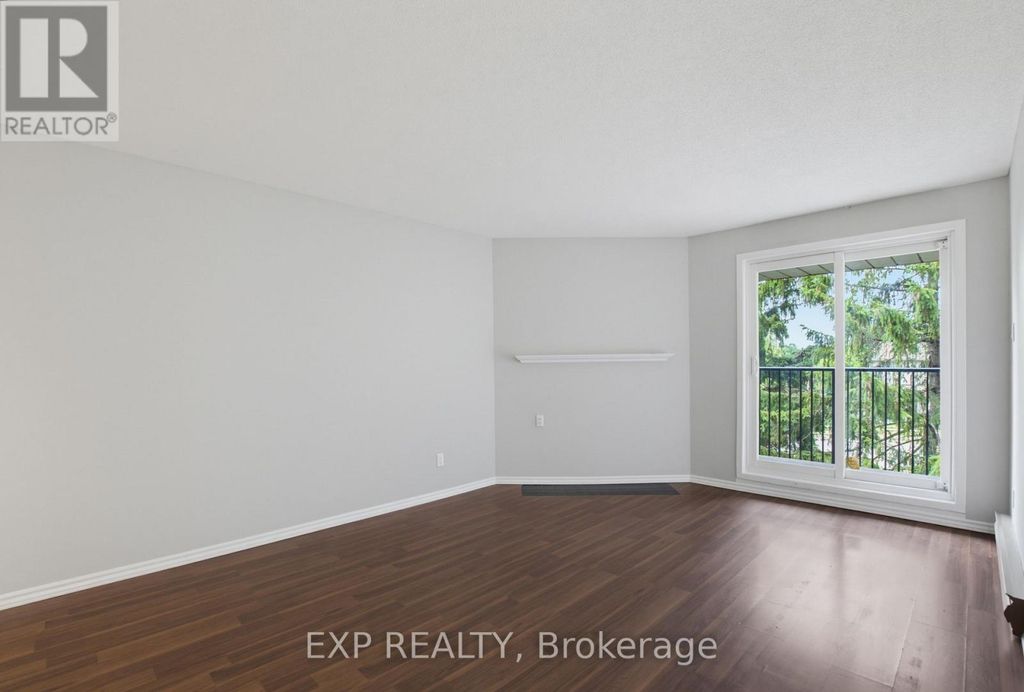 106 - 144 Conway Drive, London South (south X)