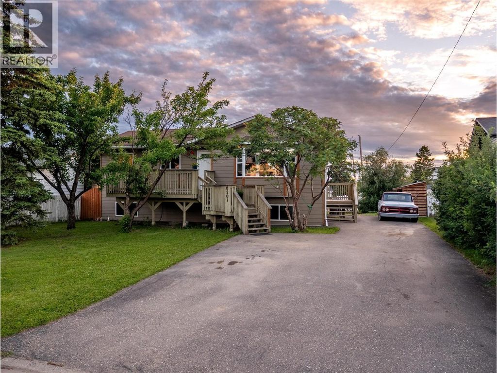 9201 6 Street, Dawson Creek