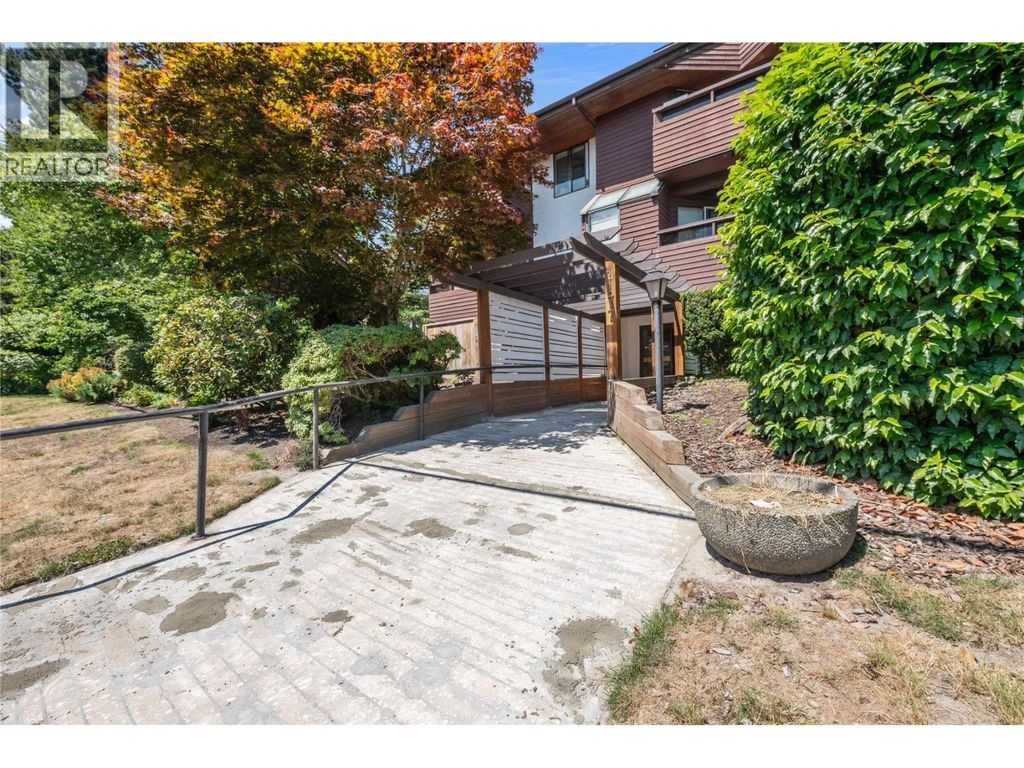 313 1177 Howie Avenue, Coquitlam
