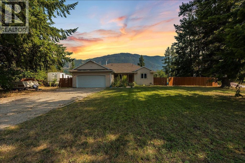 2706 Jacks Crescent, South Slocan