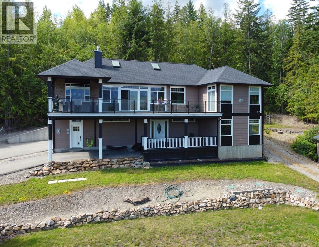 2127 Pleasant Dale Road W, Blind Bay