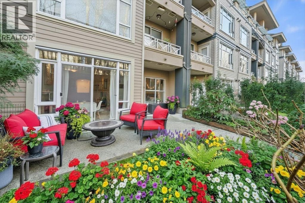 215 3600 Windcrest Drive, North Vancouver