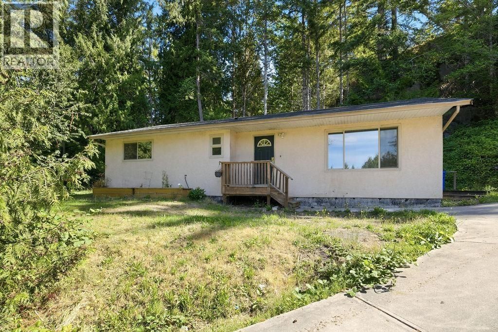 5754 Trout Lake Road, Halfmoon Bay