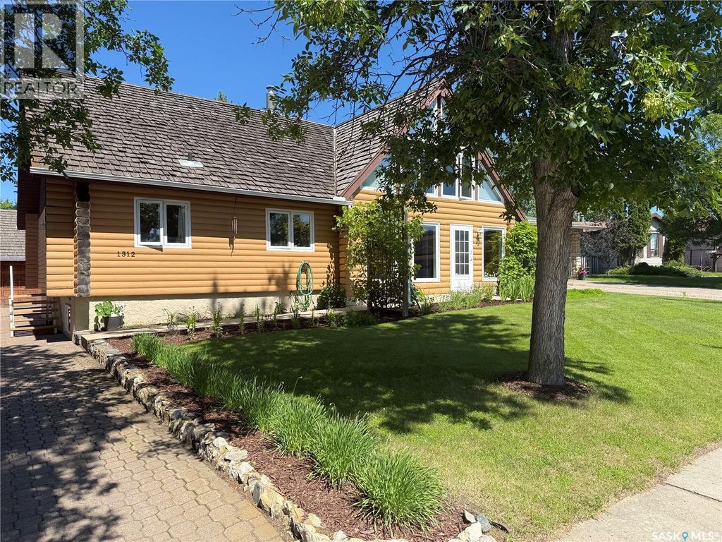 1312 Reed Bay, Prince Albert