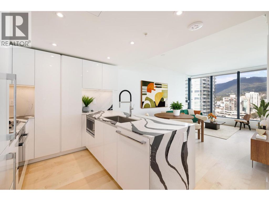 1307 135 E 13th Street, North Vancouver
