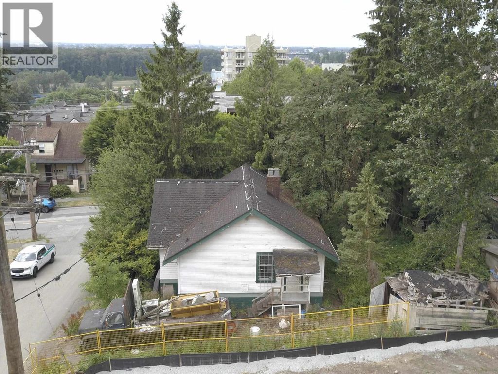413 Eleventh Street, New Westminster