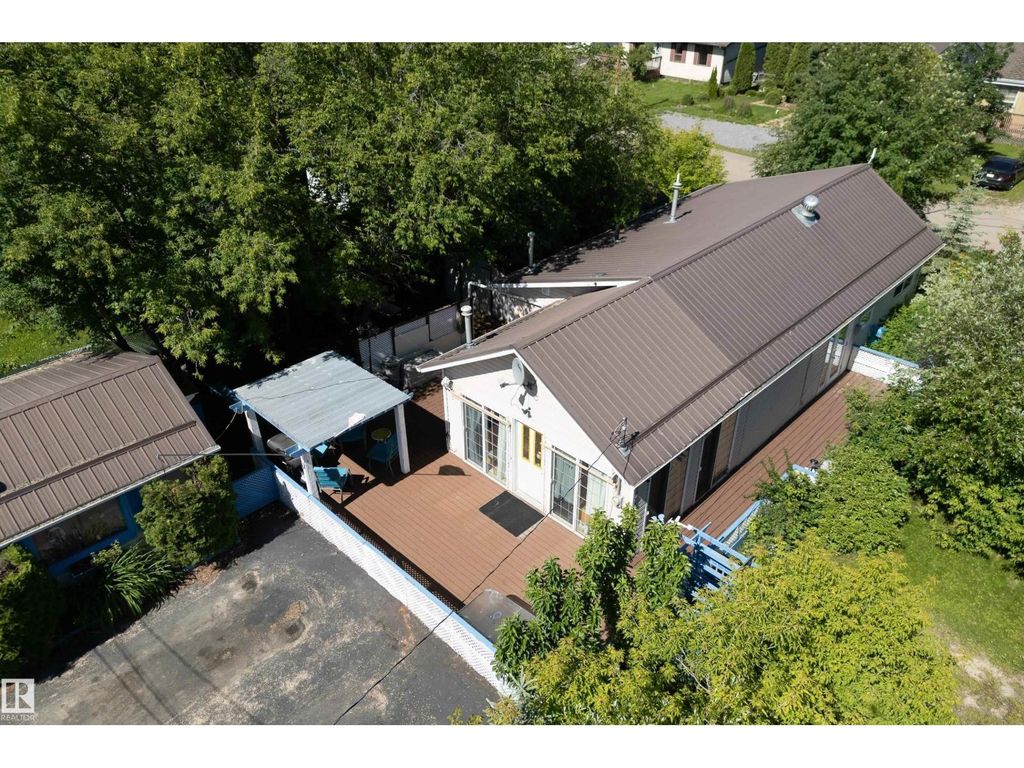 5219 49 Av, Rural Lac Ste. Anne County